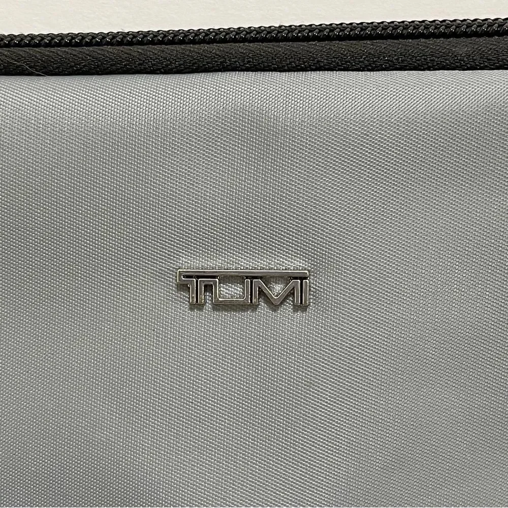 TUMI For Delta Nylon Zip Close Cosmetic Travel Toiletry Bag Vacation Grey 8